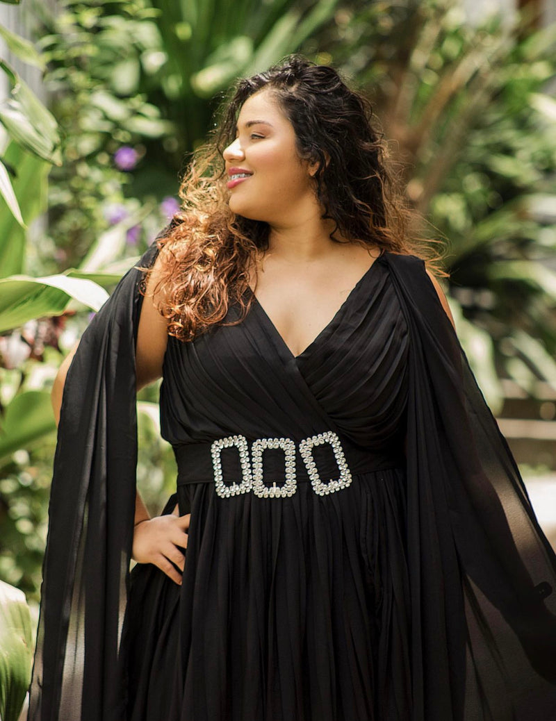 Plus Cape Plissado Maxi Black (XL)