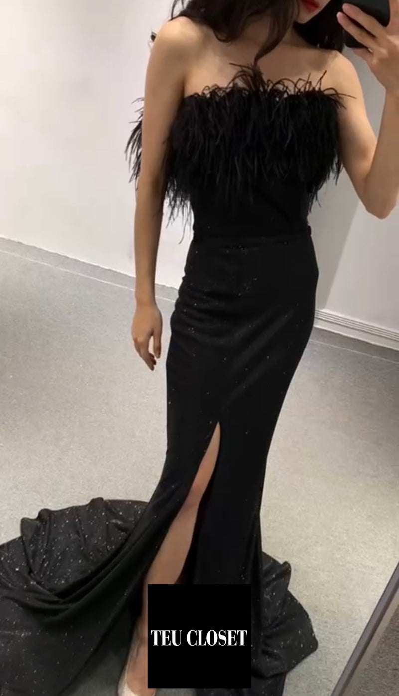 Samantha Feathers Black Gown (M)