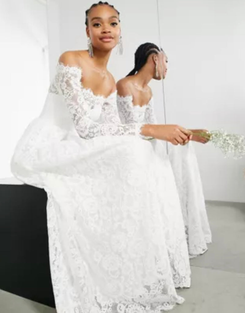 Long Sleeve Lace Wedding Dress (L)