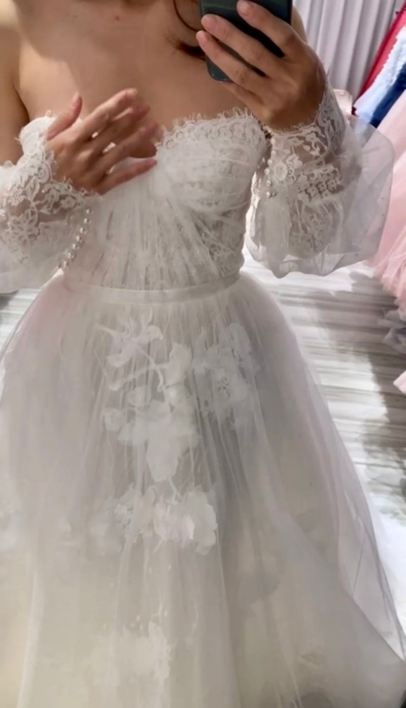 Olga Lace Wedding Dress (M)